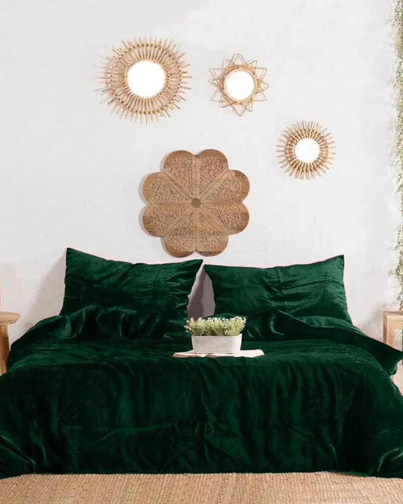 3-Piece Velvet Comforter Set – Cotton Home Plush Ensemble 1