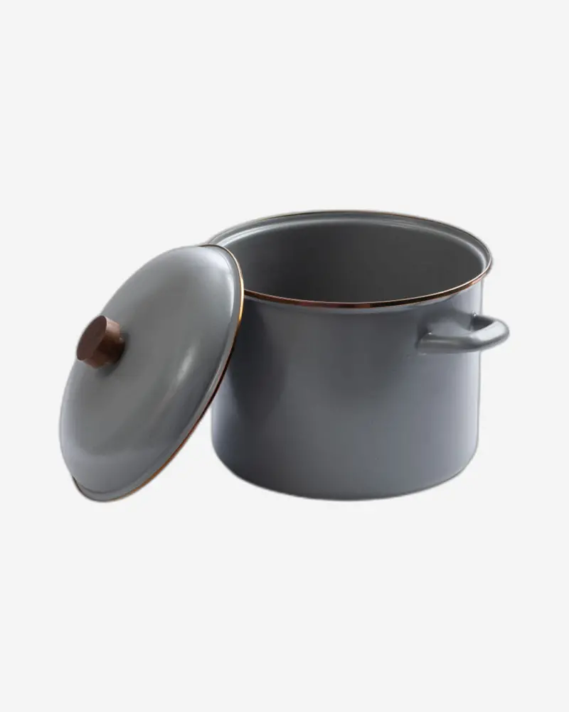 Barebones Heavy-Duty Enamel Stock Pot 1