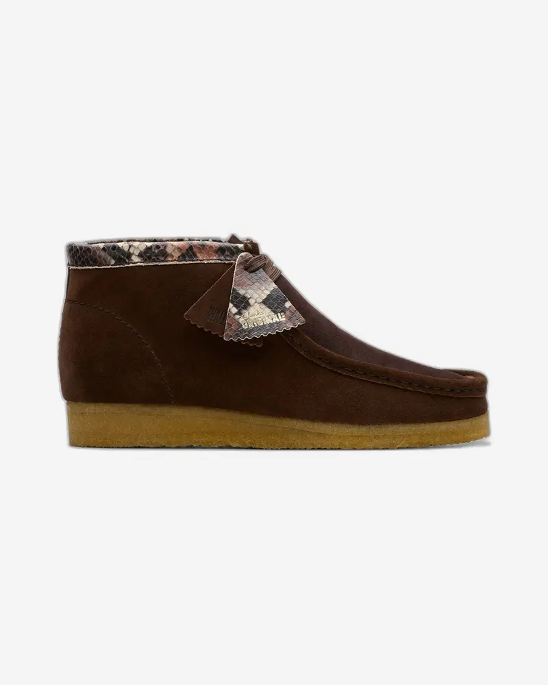 Clarks Wallabee Boot – Classic Casual Style With Standard Fit 1