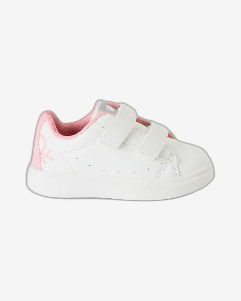 Minimalist Low-Top Sneakers With Sporty Straps 1