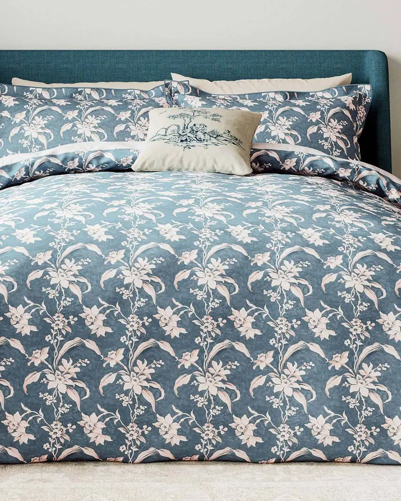 V&A Daffodil Duvet Cover Set – Blue 1