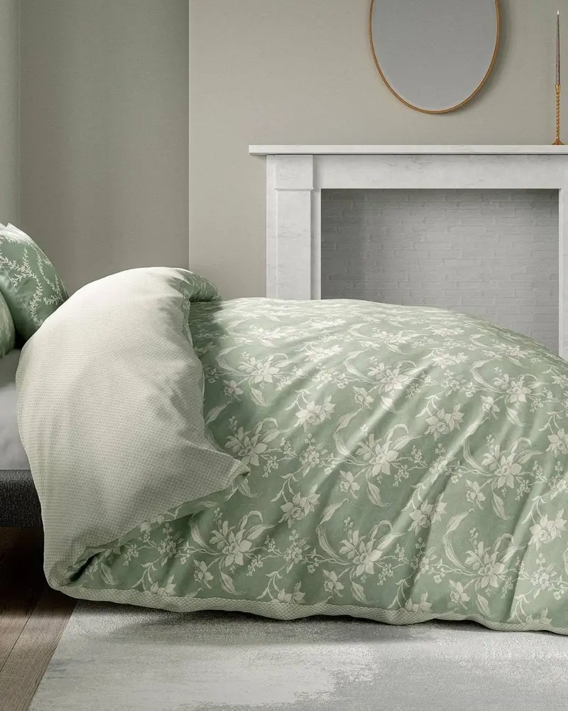 V&A Daffodil Duvet Cover Set – Green 1