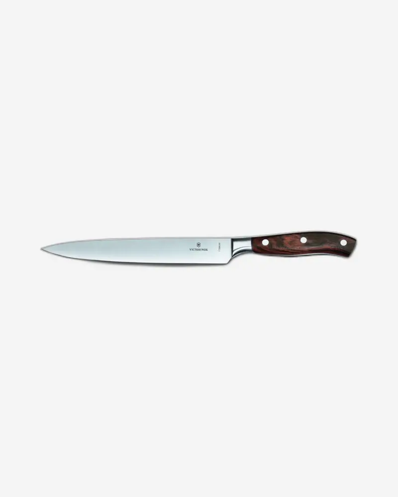 Victorinox Grand Maître Carving Knife – 20 Cm, Walnut Handle, Gift Boxed 1